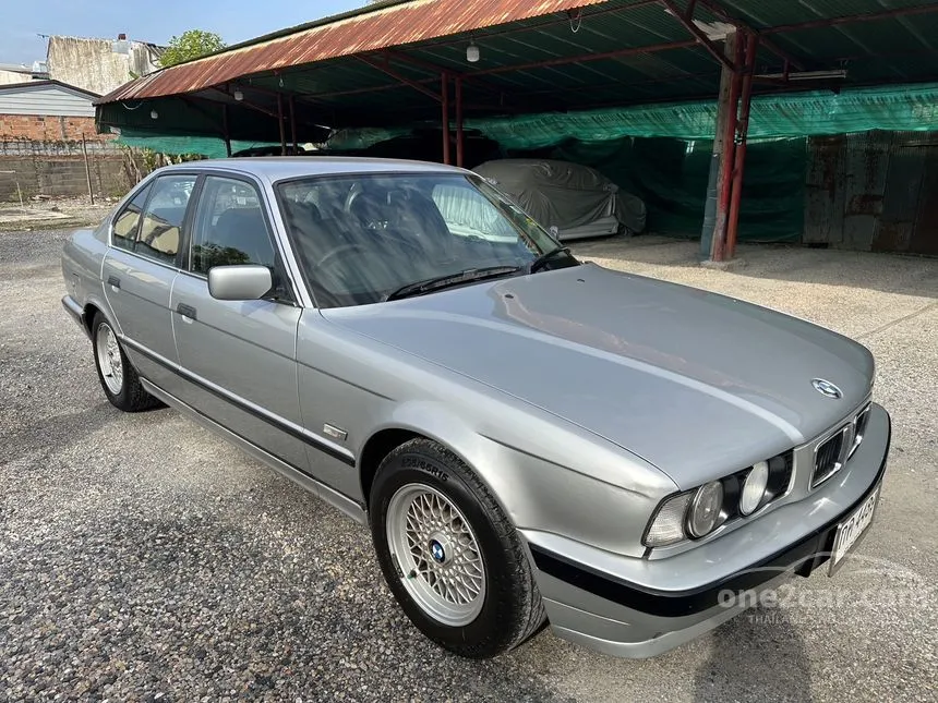 1993 BMW 525i Sedan