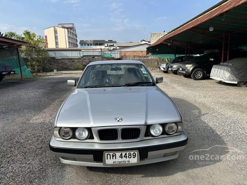 1993 BMW 525i Sedan