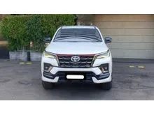 2021 Toyota Fortuner 2.4 VRZ TRD 4X2 SUV putih diesel