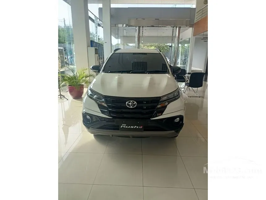 Jual Mobil Toyota Rush 2024 S GR Sport 1.5 di DKI Jakarta Automatic SUV Putih Rp 274.400.000