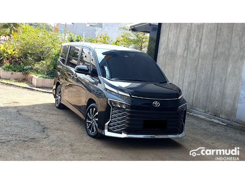 2022 Toyota Voxy MPV