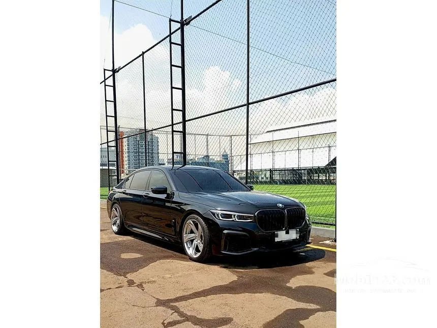 2022 BMW 730Li M Sport Sedan