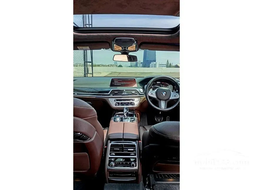 2022 BMW 730Li M Sport Sedan