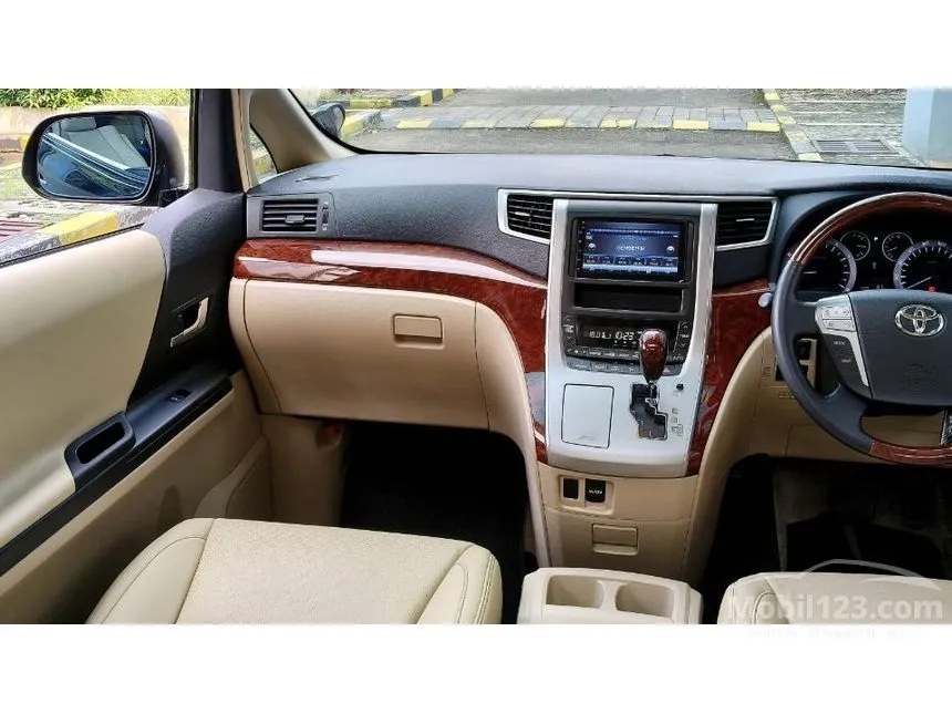 2010 Toyota Alphard S MPV