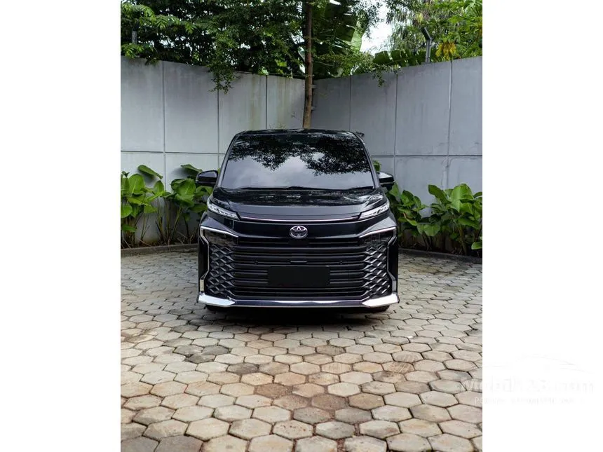 2023 Toyota Voxy (Premium Color) MPV
