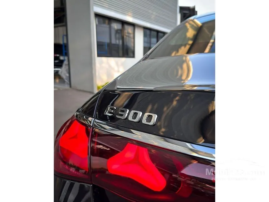 2025 Mercedes-Benz E300 AMG Line Sedan
