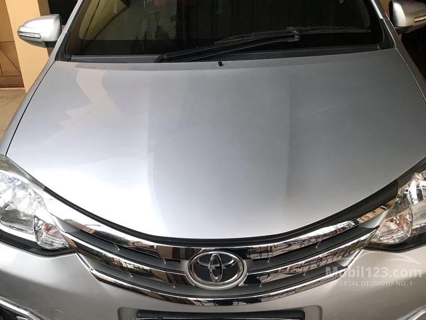 2014 Toyota Etios Valco G Hatchback