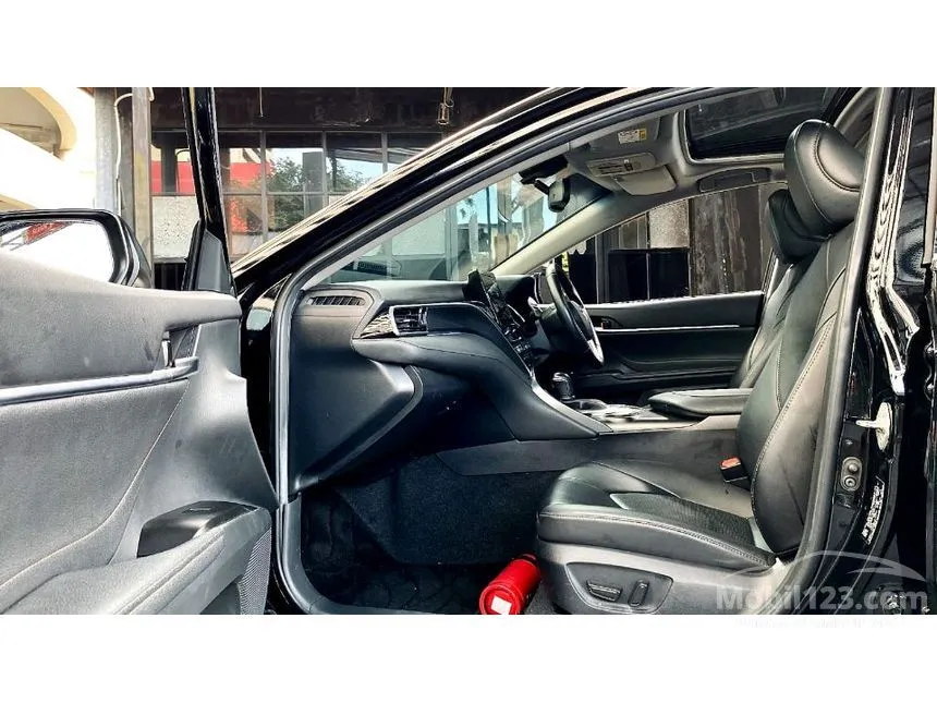 2023 Toyota Camry V Sedan
