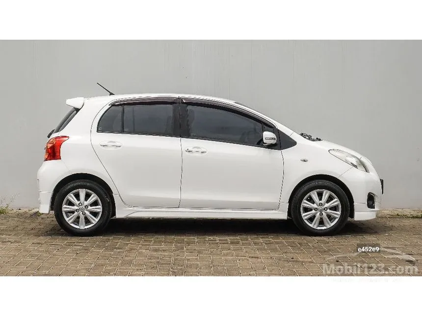 2012 Toyota Yaris E Hatchback