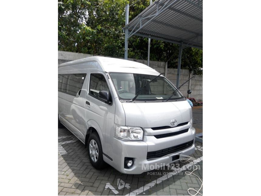 Jual Mobil  Toyota  Hiace  2021 Luxury  2 5 di Jawa Barat 