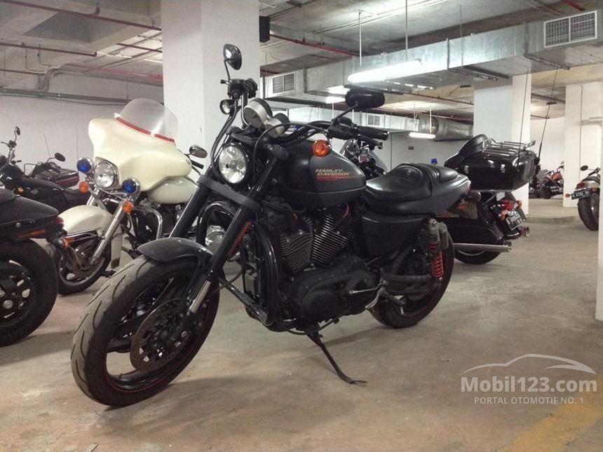 Jual Motor Harley  Davidson  Sportster 2010 1 2 di DKI 