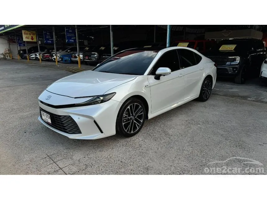 2025 Toyota CAMRY HEV Premium Luxury Sedan