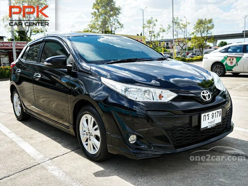 2019 Toyota YARIS E Hatchback
