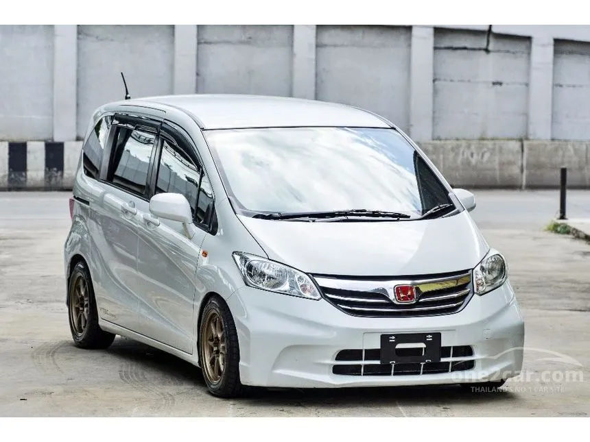 2013 Honda Freed SE Wagon