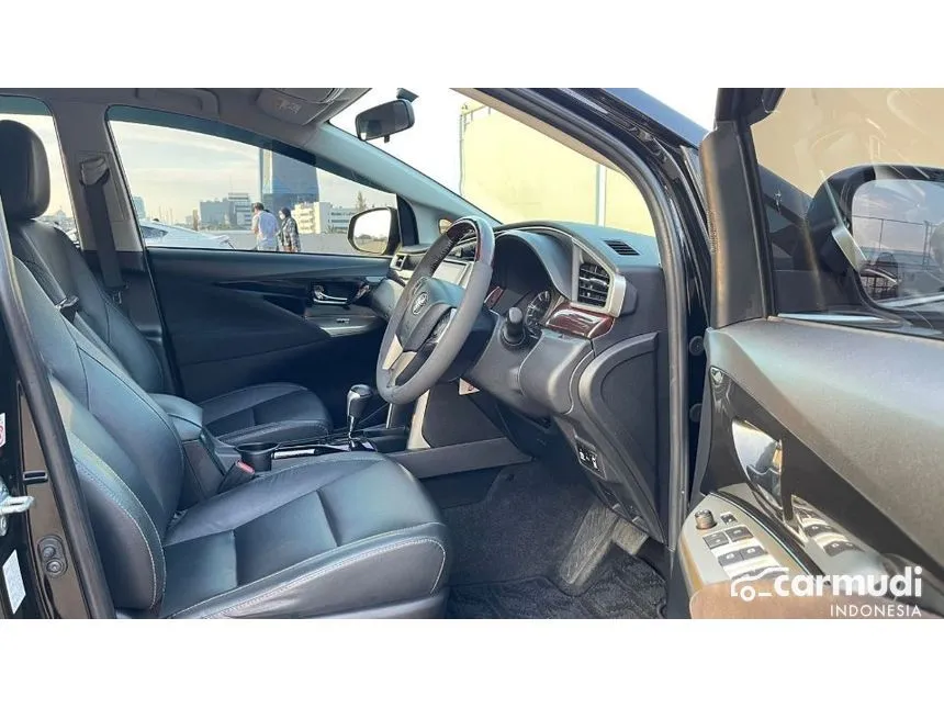 2019 Toyota Kijang Innova Venturer MPV