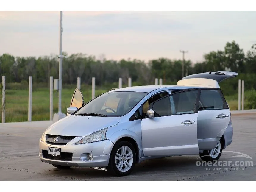2010 Mitsubishi Space Wagon GT Wagon