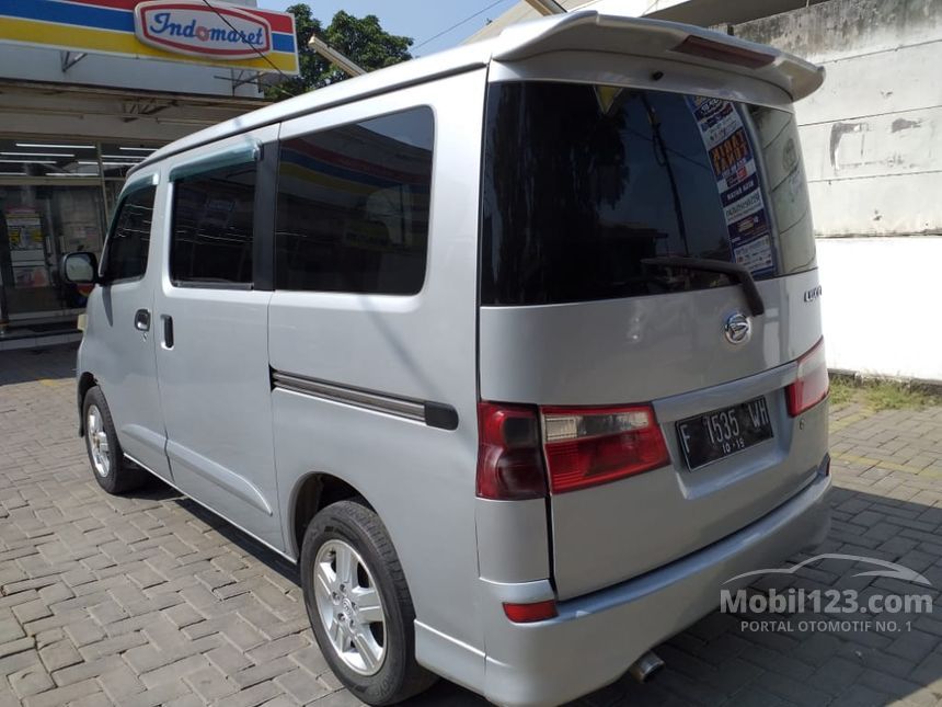  Jual  Mobil  Daihatsu Luxio  2009 M 1 5 di Jawa Barat Manual 