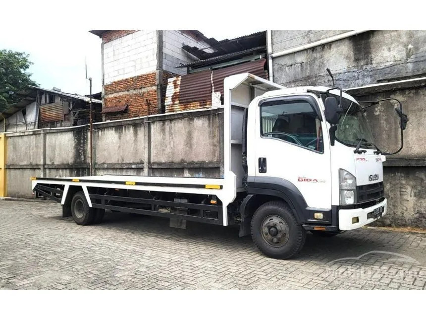 Jual Mobil Isuzu Giga 2015 FRR 90Q 5.2 di DKI Jakarta Manual Trucks Putih Rp 305.000.000