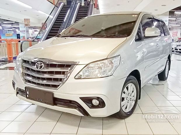 Toyota Kijang Innova  Mobil  Bekas  Baru  dijual  di Pasuruan  