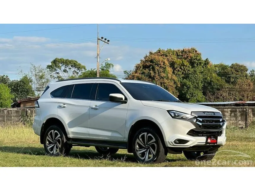 2022 Isuzu MU-X Ultimate SUV
