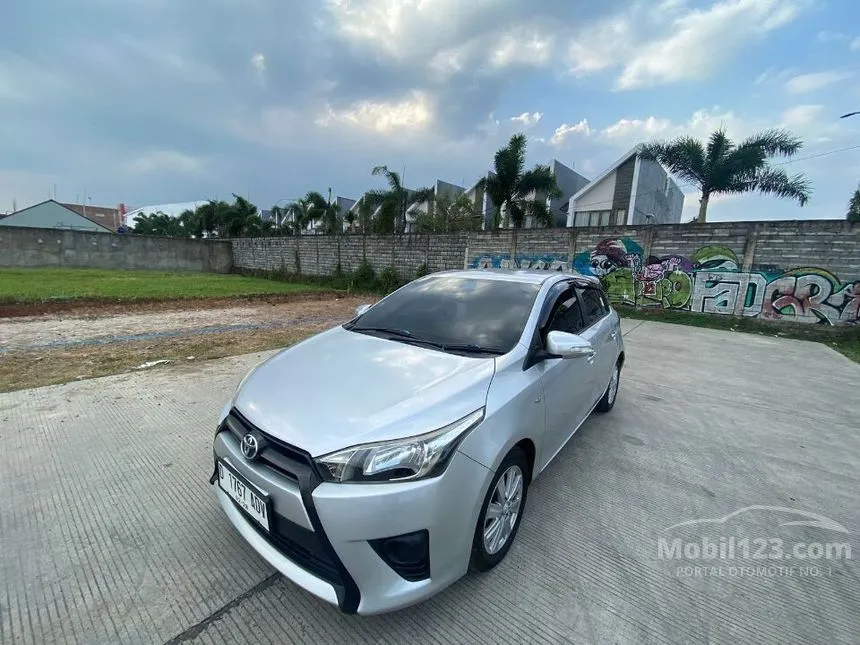 Jual Mobil Toyota Yaris 2015 E 1.5 di Jawa Barat Automatic Hatchback Silver Rp 155.000.000