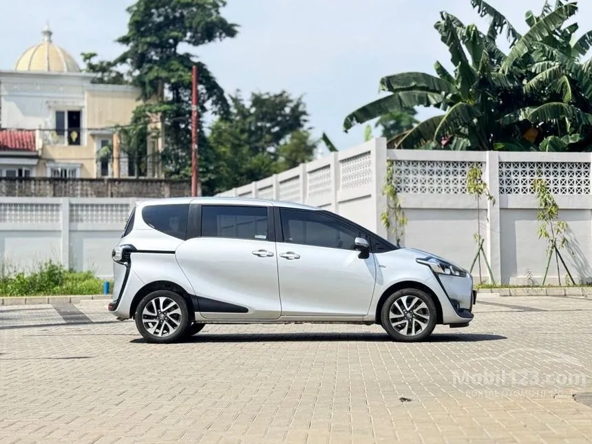 2017 Toyota Sienta V MPV