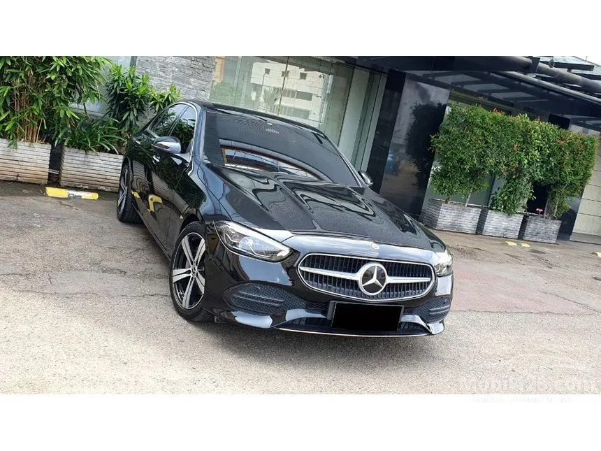2024 Mercedes-Benz C200 Avantgarde Line Sedan