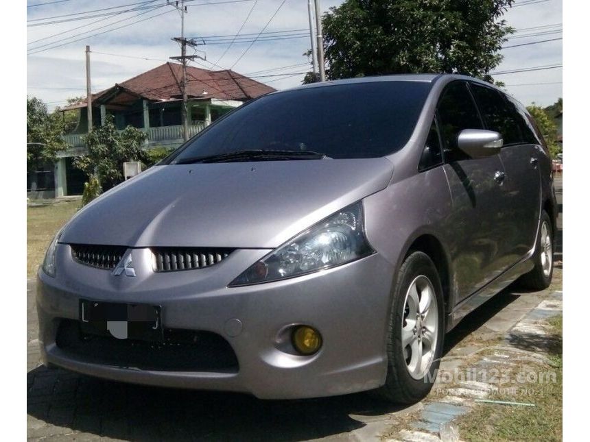 Jual Mobil Mitsubishi Grandis 2005 2.4 di Jawa Timur 