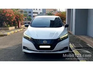 2023 Nissan Leaf (2 Tone) Hatchback
