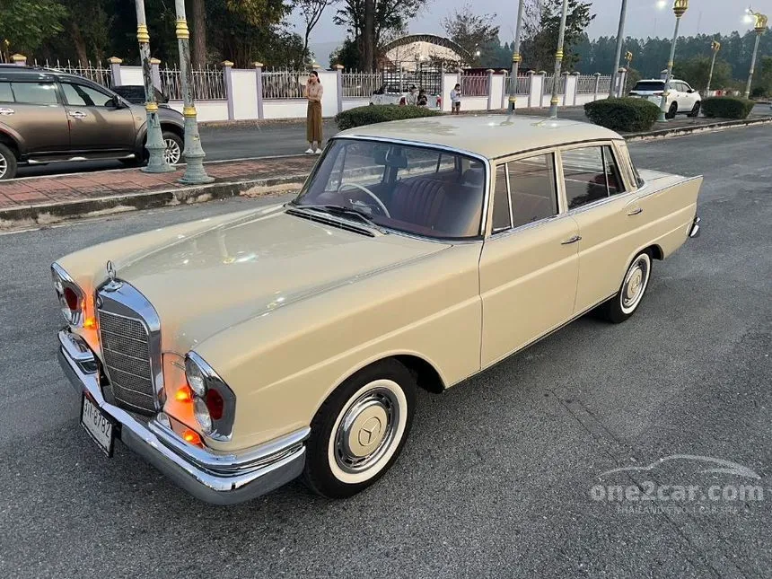 1968 Mercedes-Benz 230S Classic Sedan