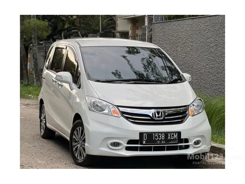 Jual Mobil Honda Freed 2014 E 1.5 di Jawa Barat Automatic MPV Putih Rp 190.000.000