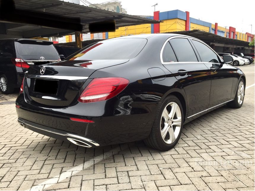 Jual Mobil  Mercedes Benz E250 2021 Avantgarde 2 0 di DKI 