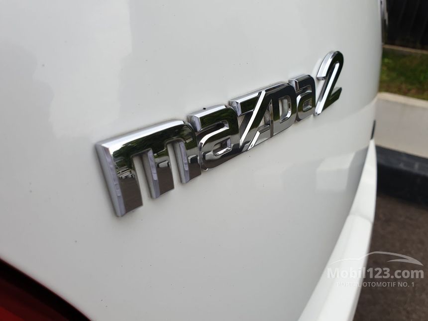 2013 Mazda 2 R Hatchback