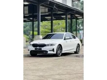 2020 BMW 320i 2.0 Sport Sedan (Faktur 2021) White on Black Odo 38 Rb (TERMURAH)
