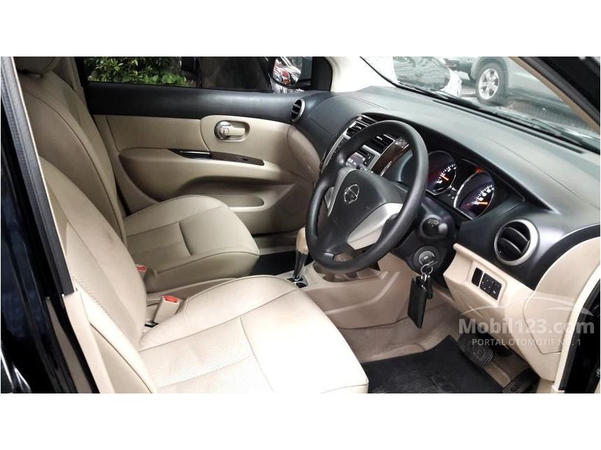 Jual Mobil Nissan Grand Livina 2015 Highway Star 1.5 di 