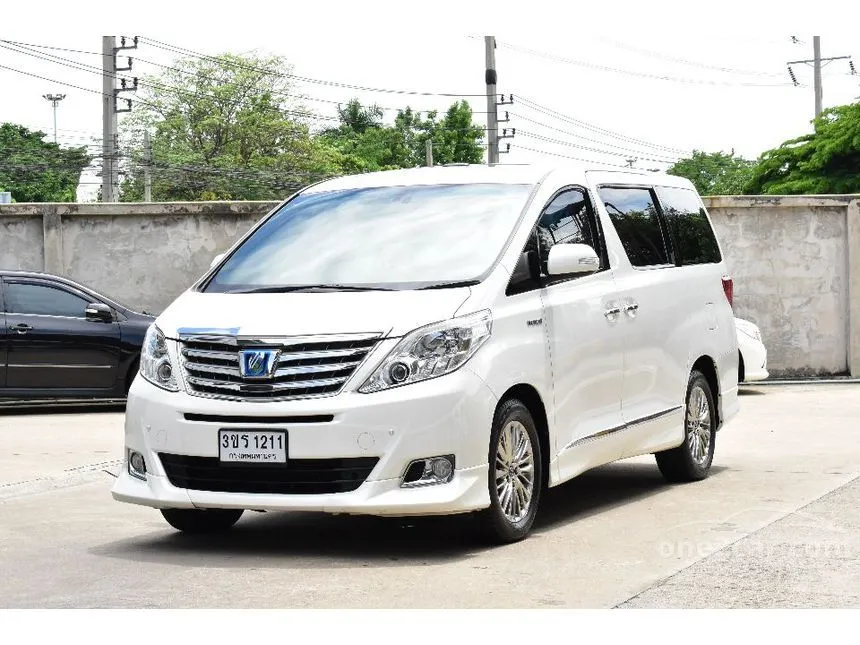 2013 Toyota Alphard HV Van