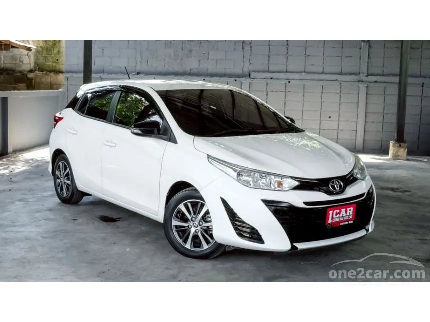 2020 Toyota YARIS Mid Hatchback