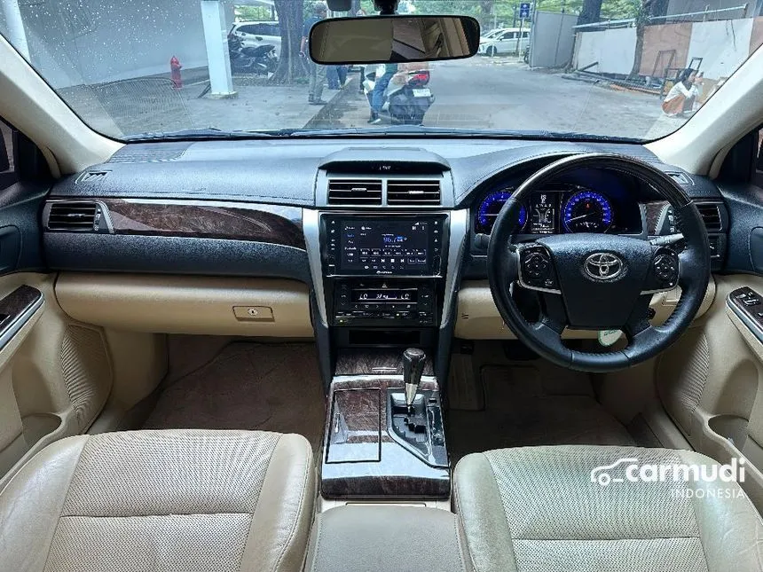 2015 Toyota Camry V Sedan