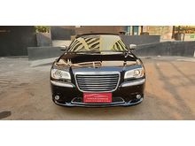 Chrysler 300c 3.6 V6 CBU AT 2013 Hitam - Service Record - Low KM 27 Ribu