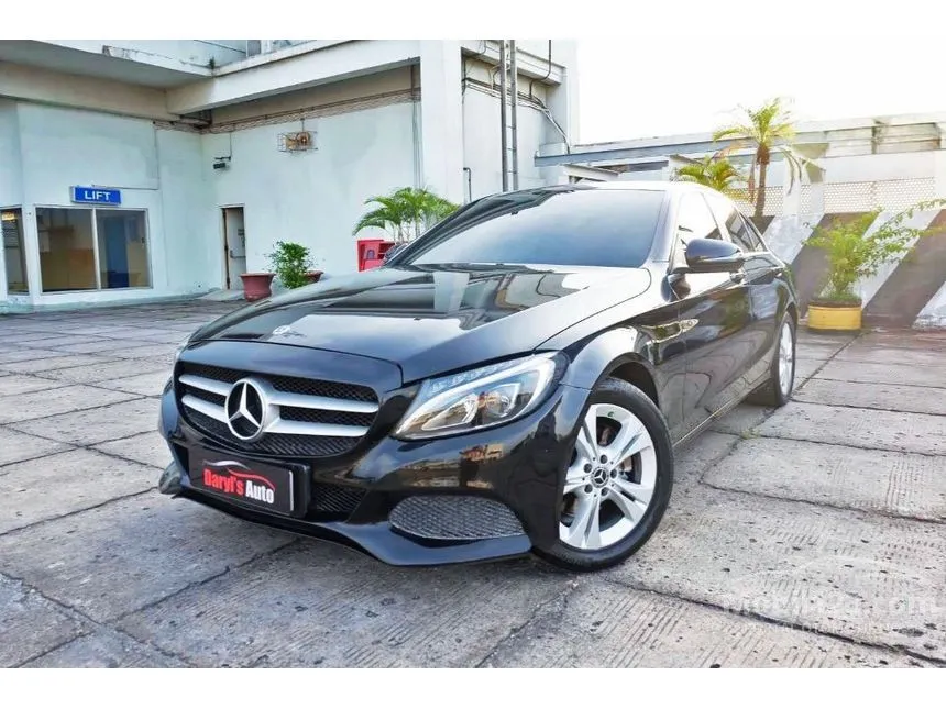 2017 Mercedes-Benz C200 Avantgarde Sedan