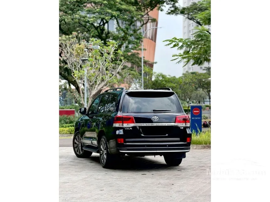 2014 Toyota Land Cruiser 200 Full spec SUV