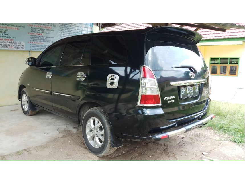 Jual Mobil  Toyota Kijang Innova  2005 V 2 0 di Jambi  Manual 