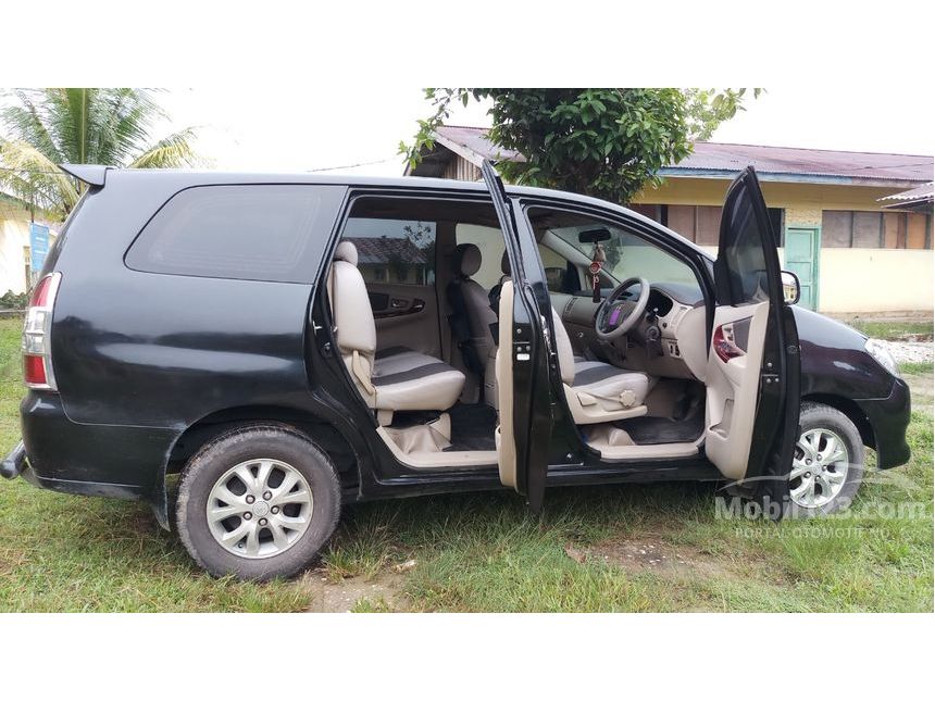 Jual Mobil  Toyota Kijang Innova  2005 V 2 0 di Jambi  Manual 