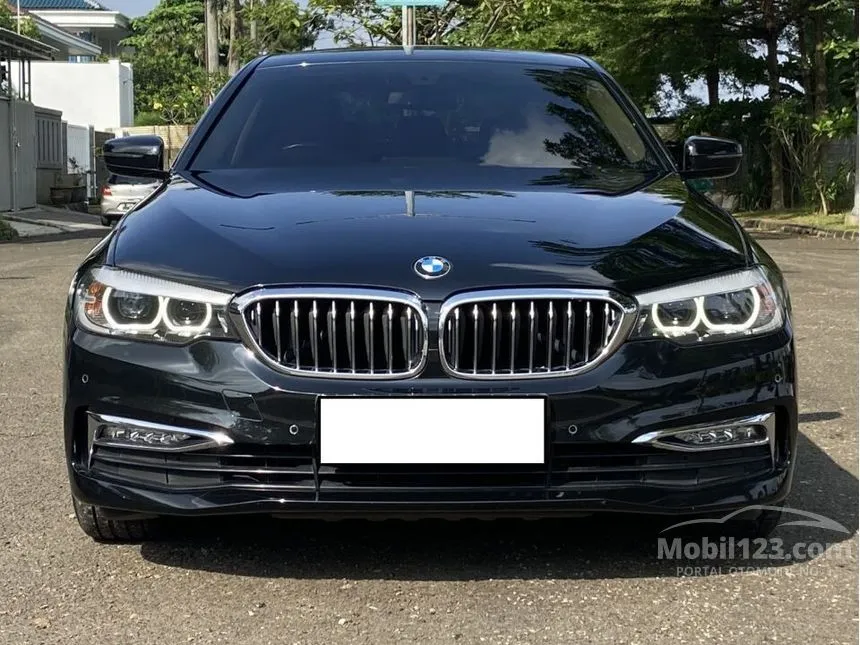 Jual Mobil BMW 520i 2018 Luxury 2.0 di Banten Automatic Sedan Hitam Rp 565.000.000