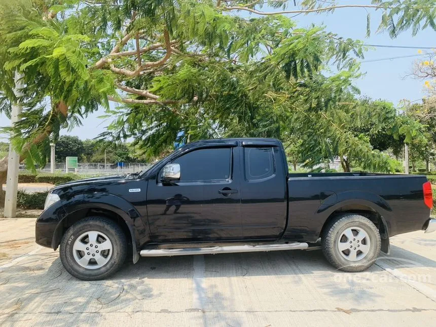 2011 Nissan Frontier Navara SE King Cab Pickup