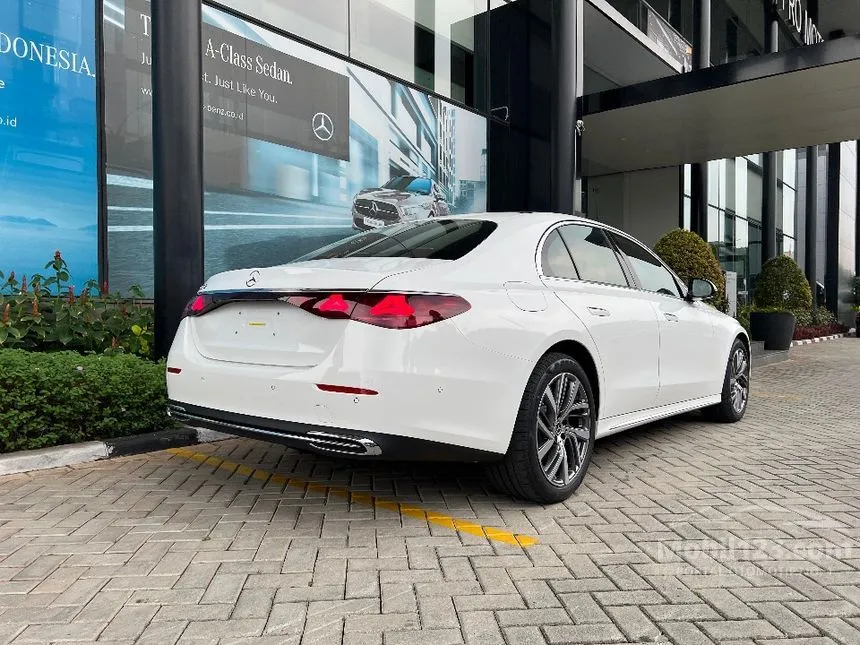 2025 Mercedes-Benz E200 Exclusive Line Sedan