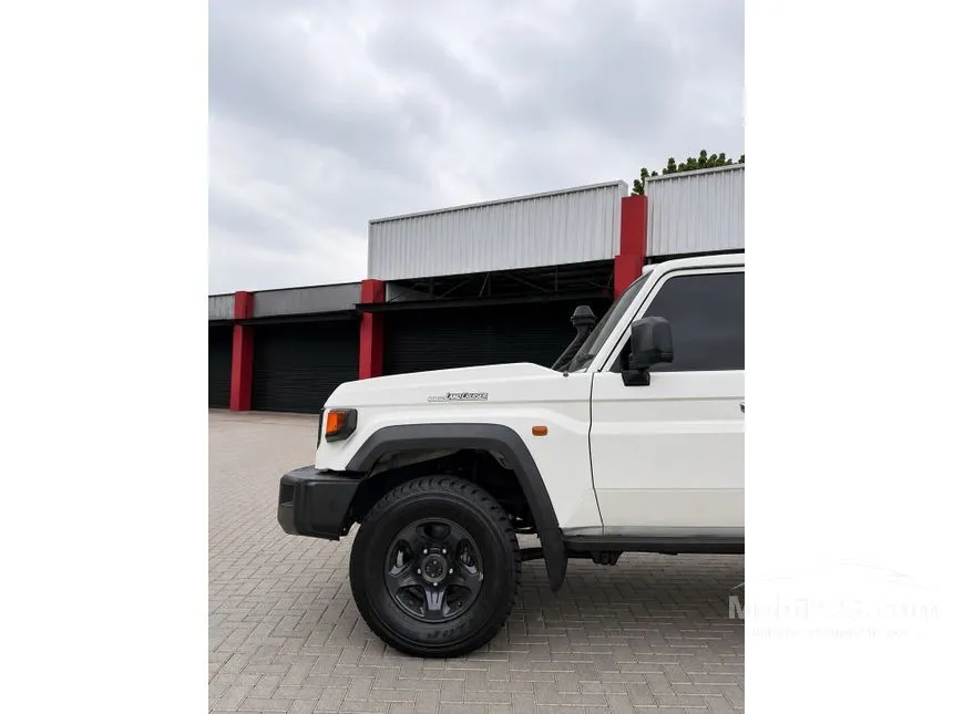2024 Toyota Land Cruiser 70 LX SUV