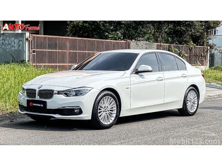 Jual Mobil BMW 320i 2018 Luxury 2.0 di DKI Jakarta Automatic Sedan ...
