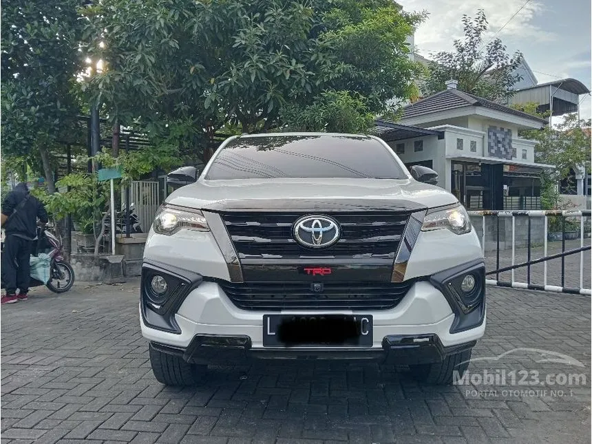 Jual Mobil Toyota Fortuner 2019 TRD 2.4 di Jawa Timur Automatic SUV Putih Rp 455.000.004