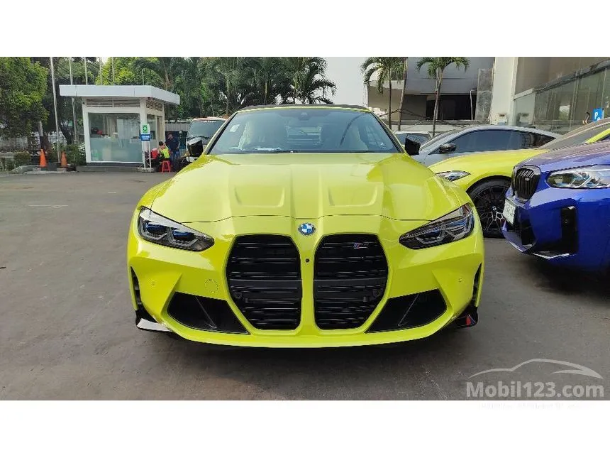 Jual Mobil BMW M4 2023 Competition 3.0 di Bali Automatic Cabriolet Kuning Rp 3.052.000.000